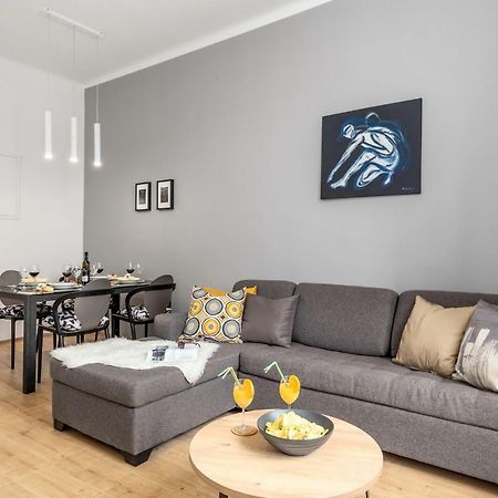 Apartman Deark Lägenhet Rijeka Exteriör bild