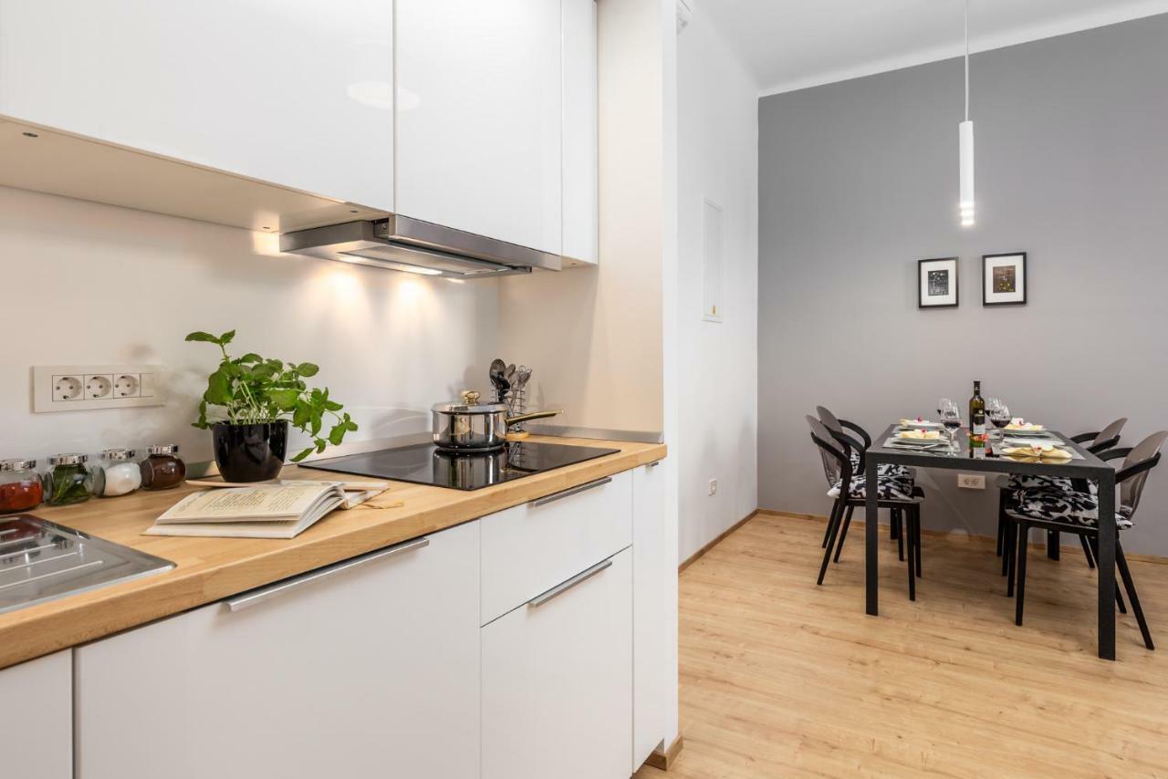Apartman Deark Lägenhet Rijeka Exteriör bild