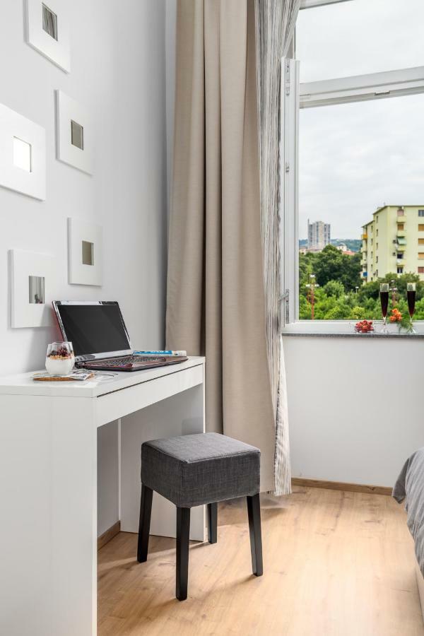 Apartman Deark Lägenhet Rijeka Exteriör bild