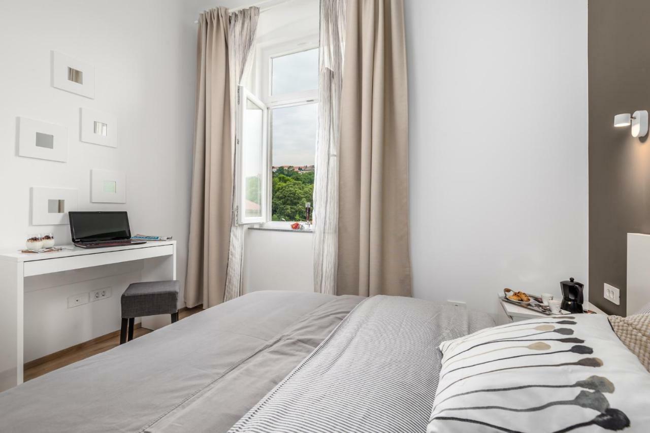 Apartman Deark Lägenhet Rijeka Exteriör bild