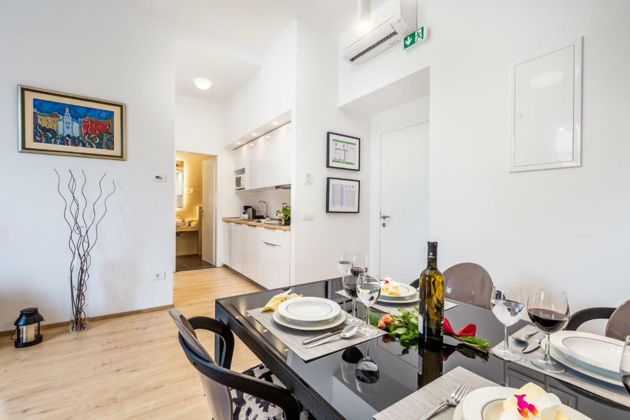 Apartman Deark Lägenhet Rijeka Exteriör bild